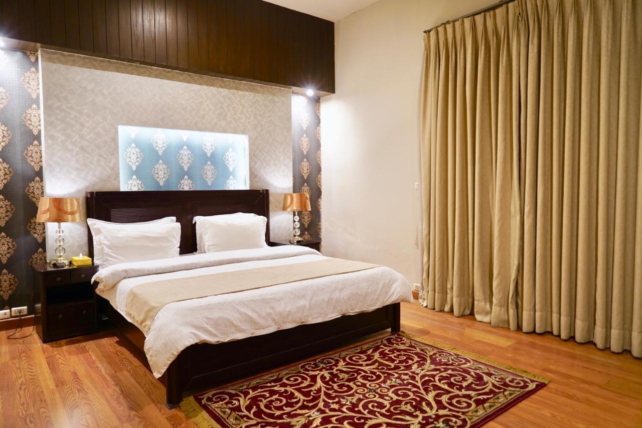 Circle Club Faisalabad Hotel Exterior foto
