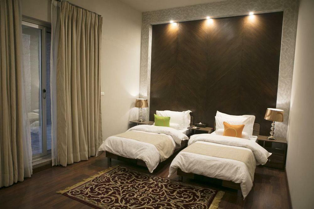 Circle Club Faisalabad Hotel Exterior foto
